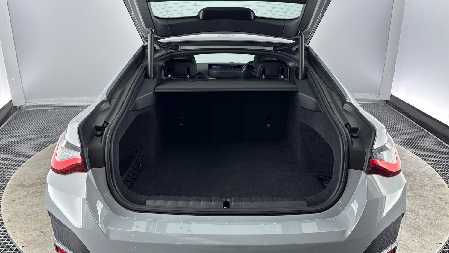 Used BMW i4 2023 for sale - 76766846: Photo 13