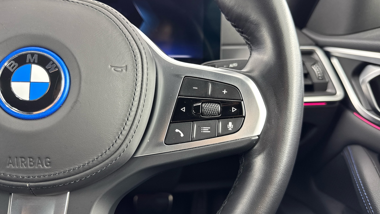 Used BMW i4 2023 for sale - 76766846: Photo 18