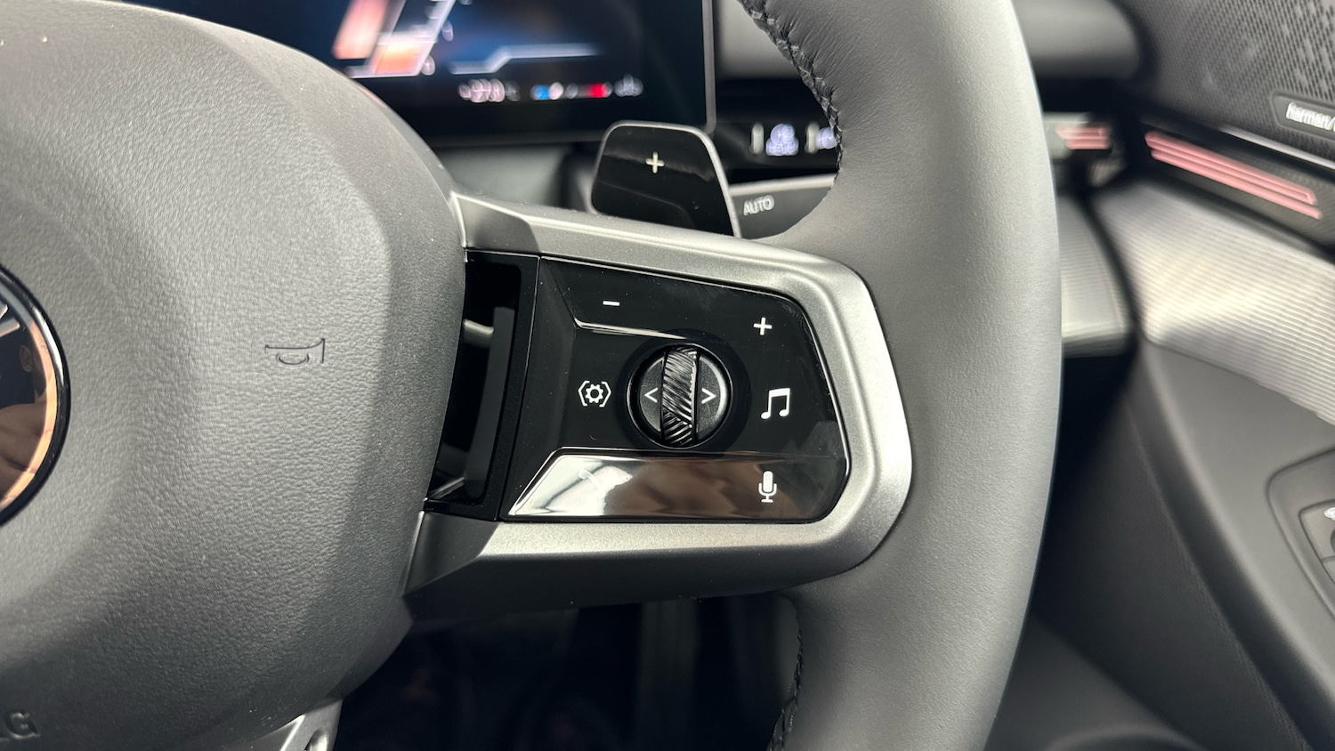 Used BMW 5 Series 2025 for sale - 76602235: Photo 25