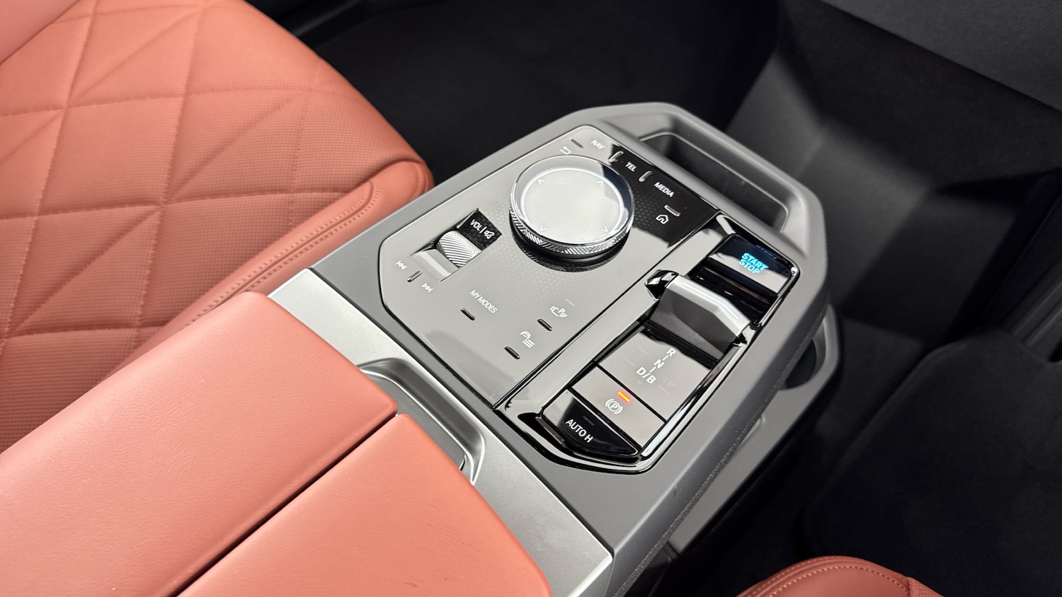 Used BMW iX 2025 for sale - 76945763: Photo 10