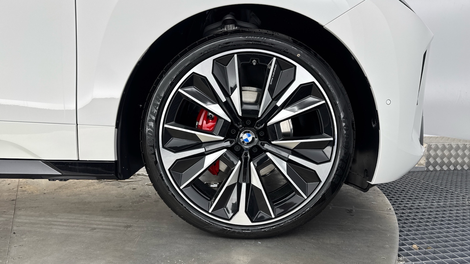 Used BMW iX 2025 for sale - 76945763: Photo 14