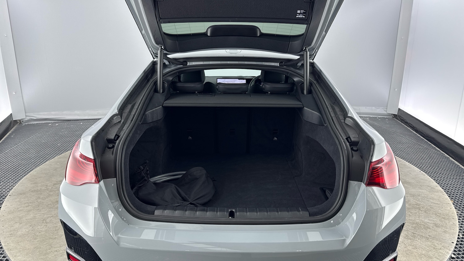 Used BMW i4 2024 for sale - 76859680: Photo 13