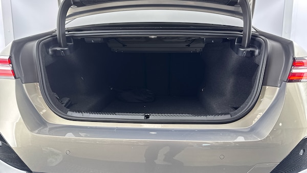 Used BMW 5 Series 2025 for sale - 76028071: Photo 13