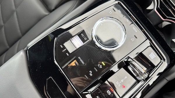 Used BMW 5 Series 2025 for sale - 76028071: Photo 44