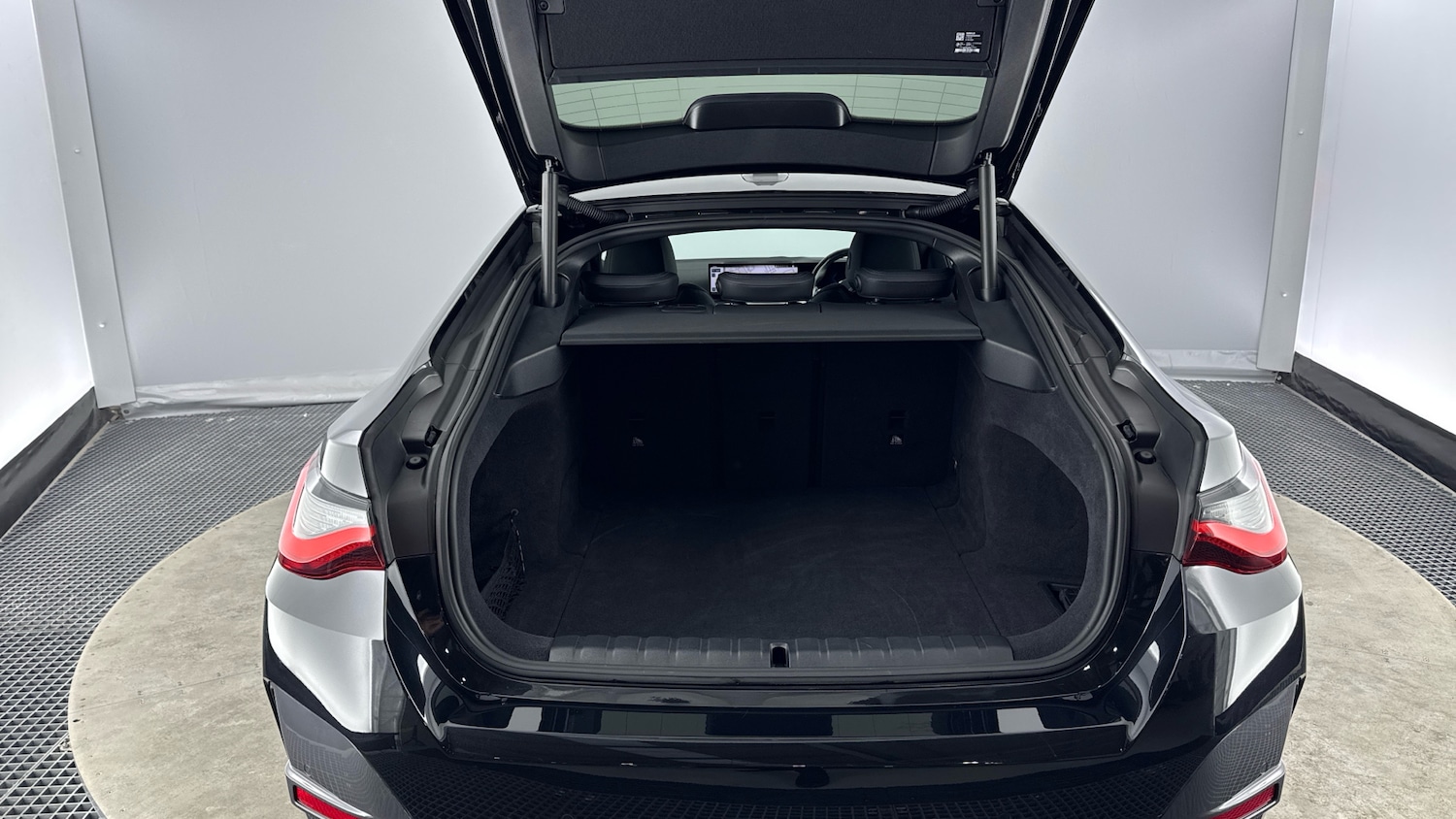 Used BMW i4 2023 for sale - 77298239: Photo 13