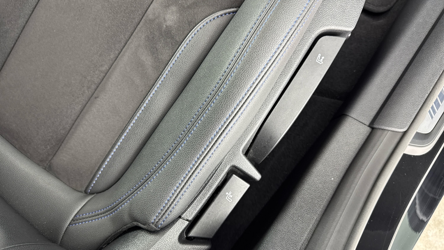 Used BMW i4 2023 for sale - 77298239: Photo 29