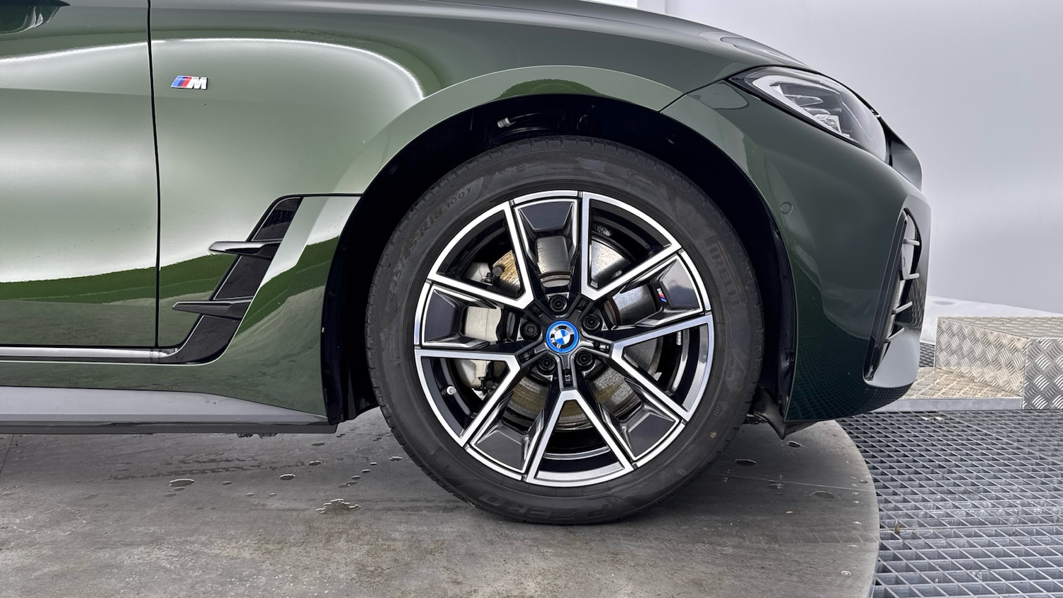 Used BMW i4 2024 for sale - 76477095: Photo 14