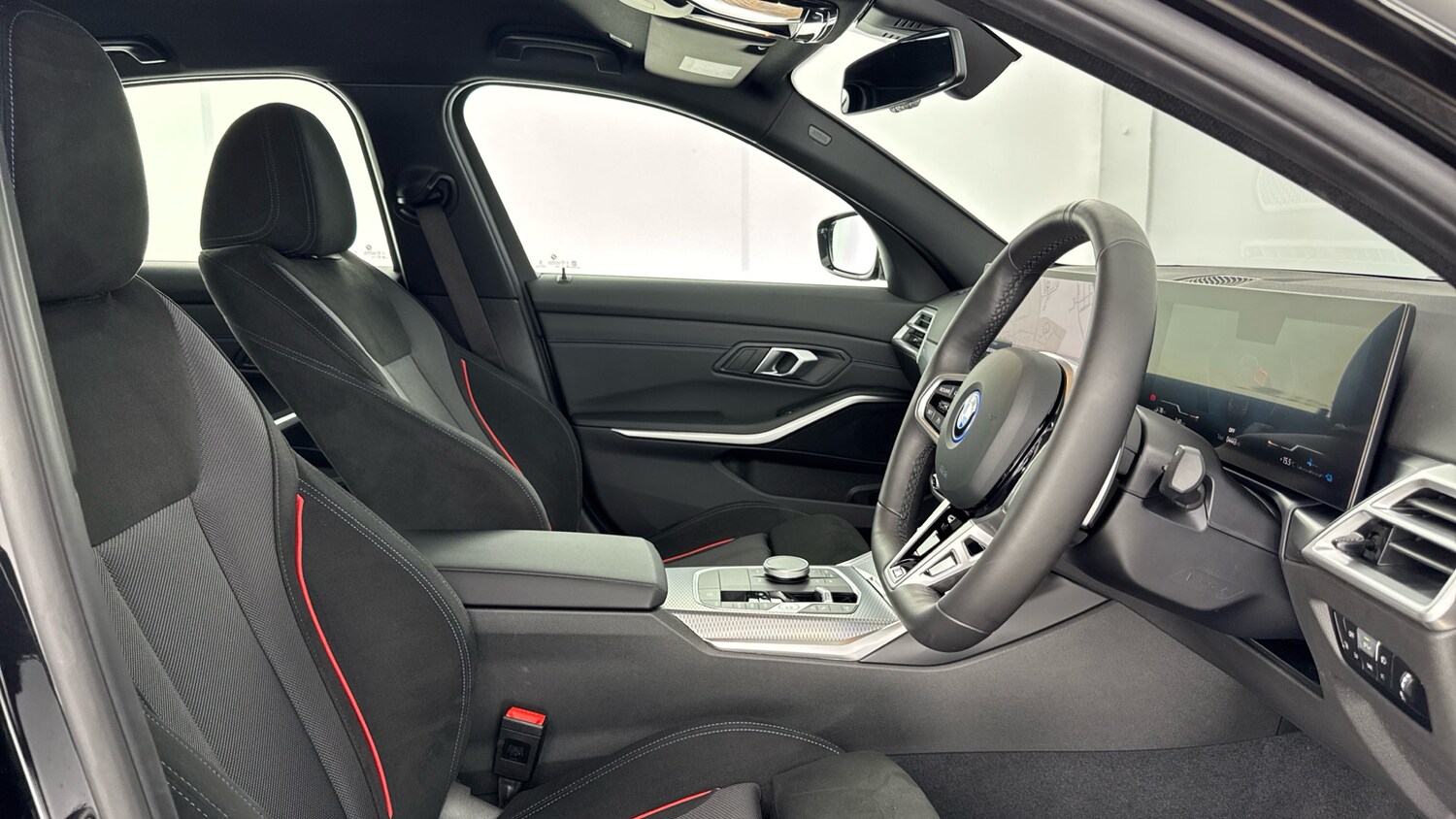 Used BMW 3 Series 2025 for sale - 76302107: Photo 11