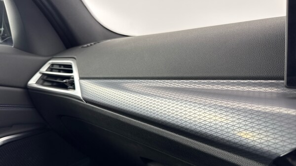 Used BMW 3 Series 2025 for sale - 76302107: Photo 30