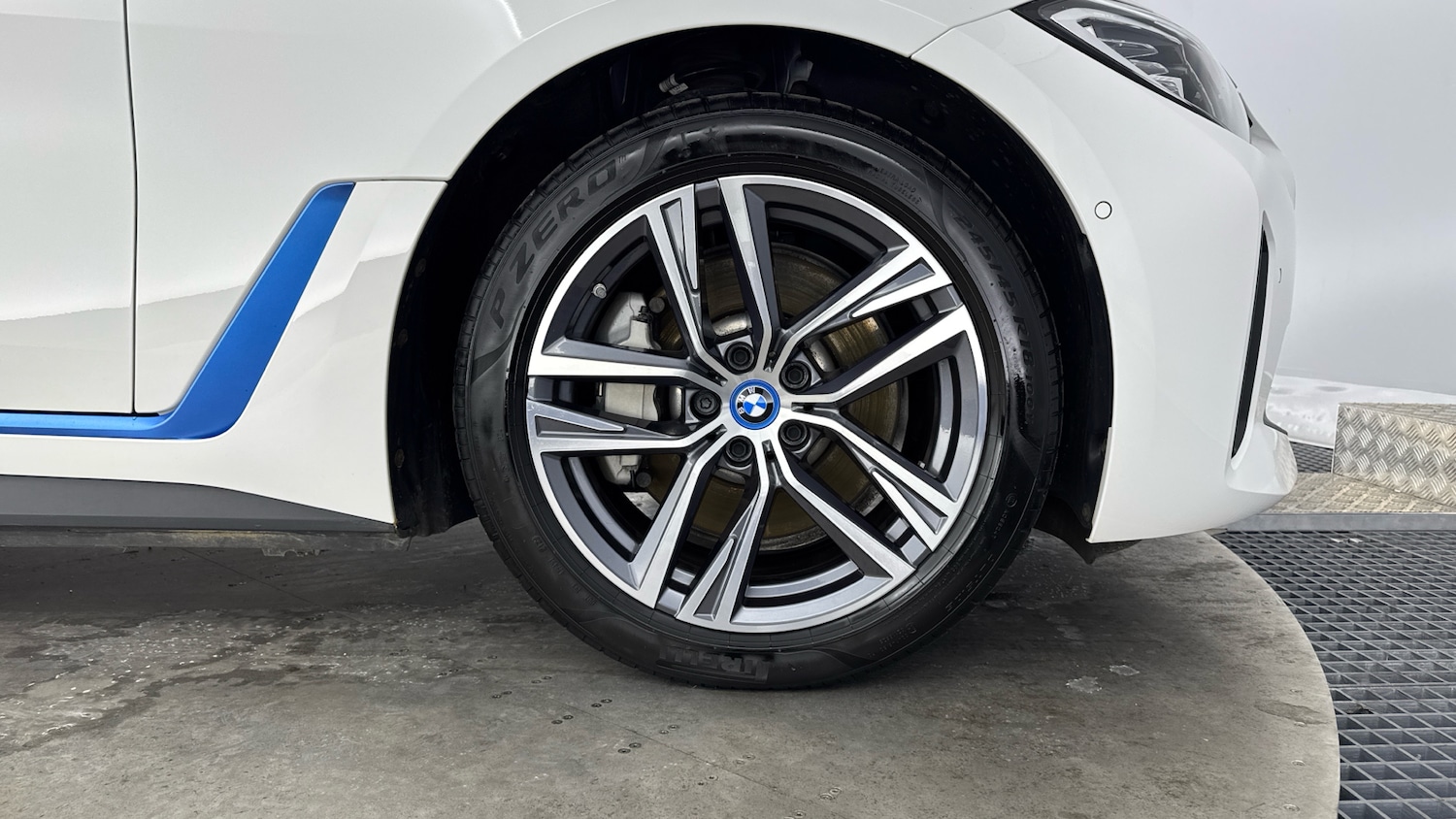 Used BMW i4 2022 for sale - 76831560: Photo 14