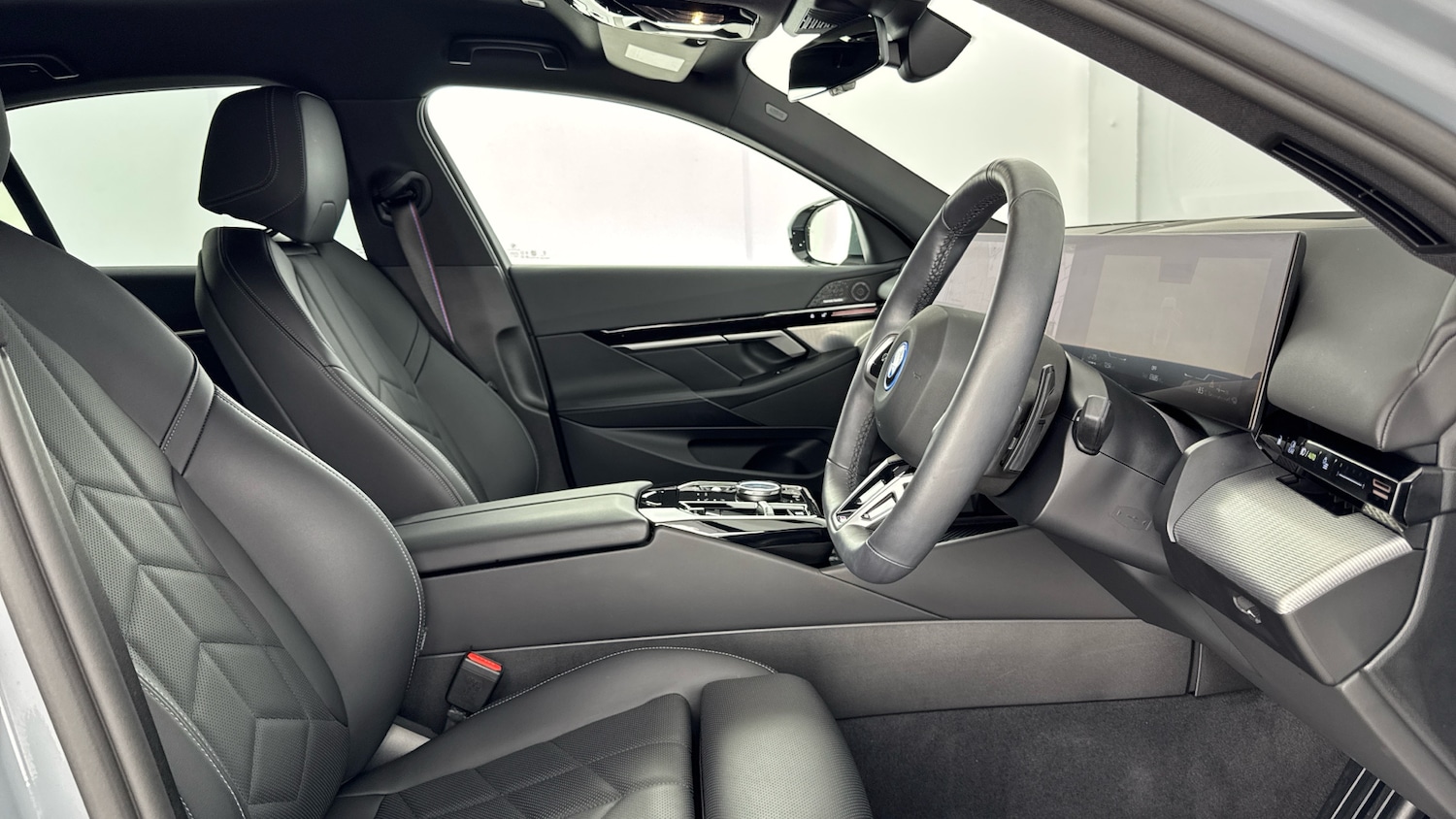 Used BMW 5 Series 2024 for sale - 76467937: Photo 11