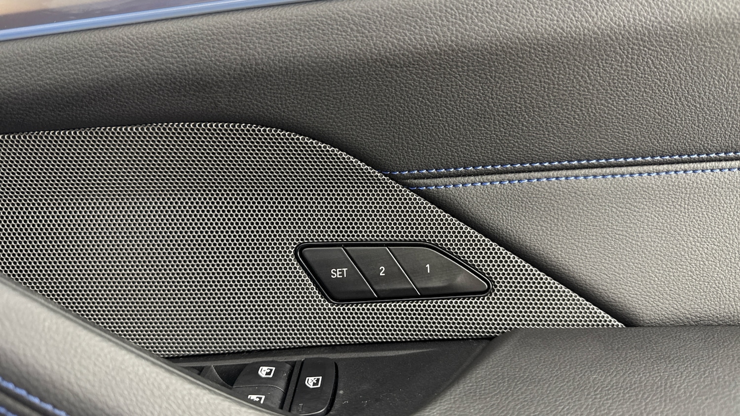 Used BMW i4 2024 for sale - 76437040: Photo 32