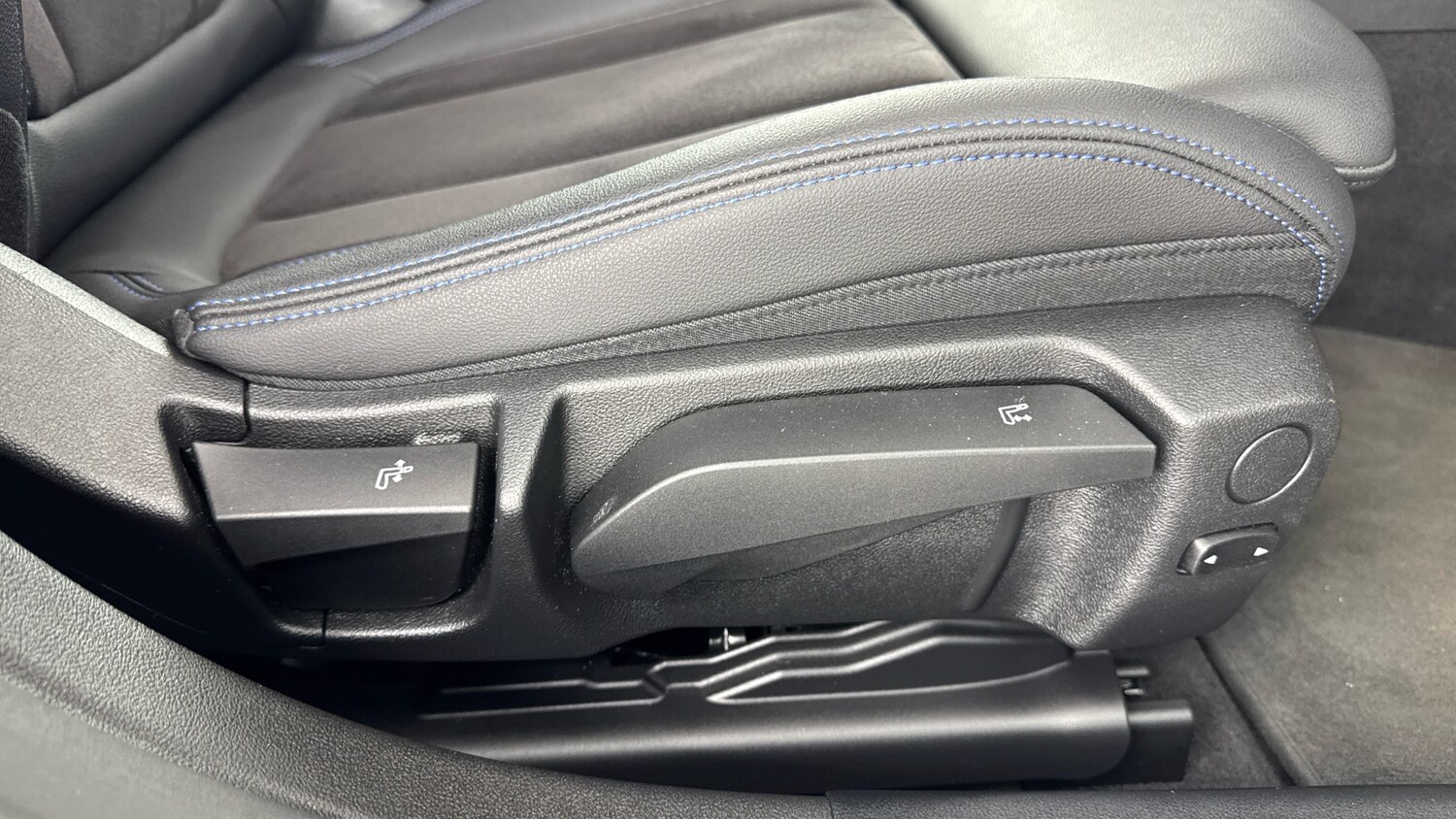 Used BMW i4 2024 for sale - 78190902: Photo 35