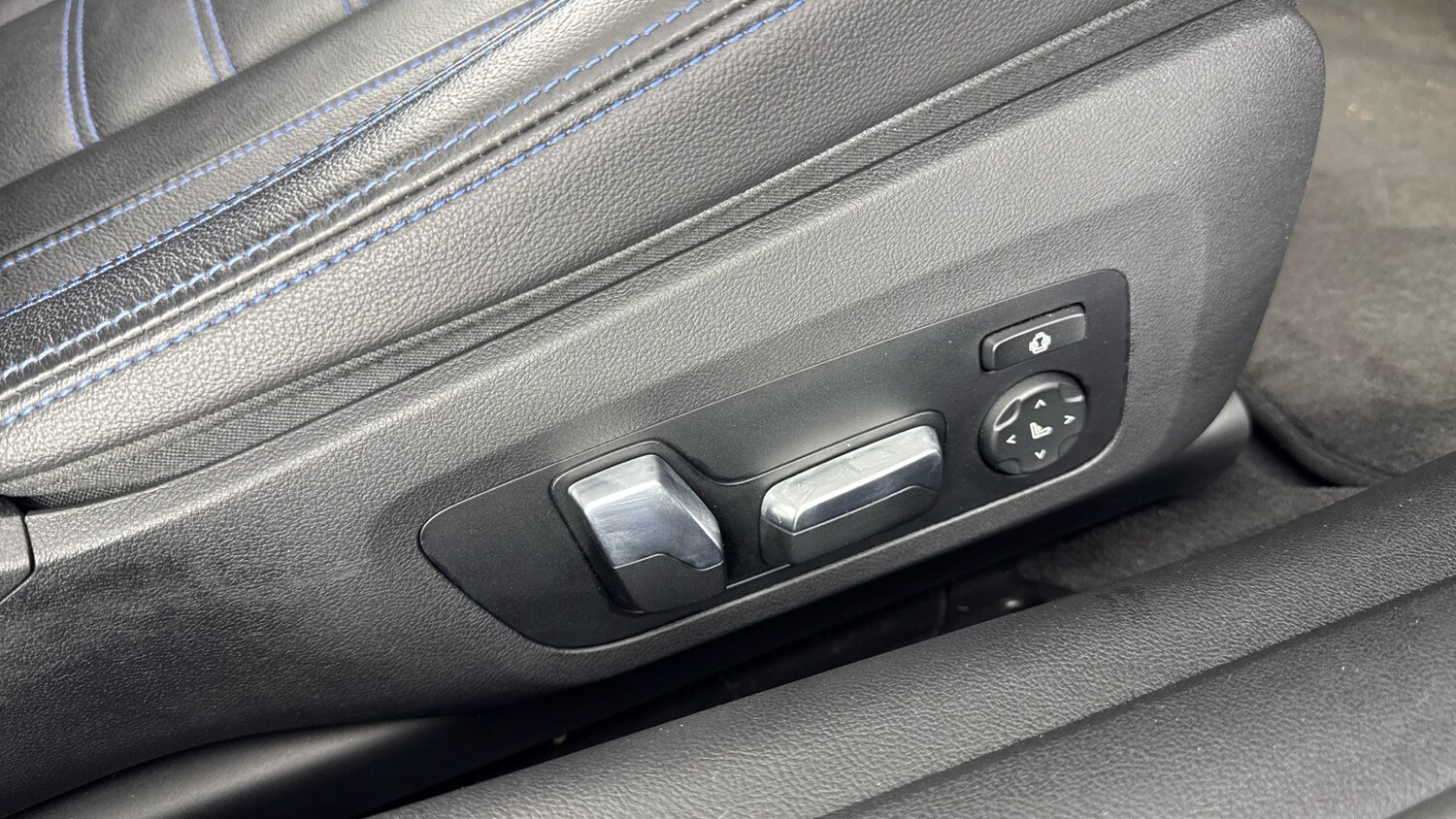 Used BMW 4 Series 2023 for sale - 77718490: Photo 19