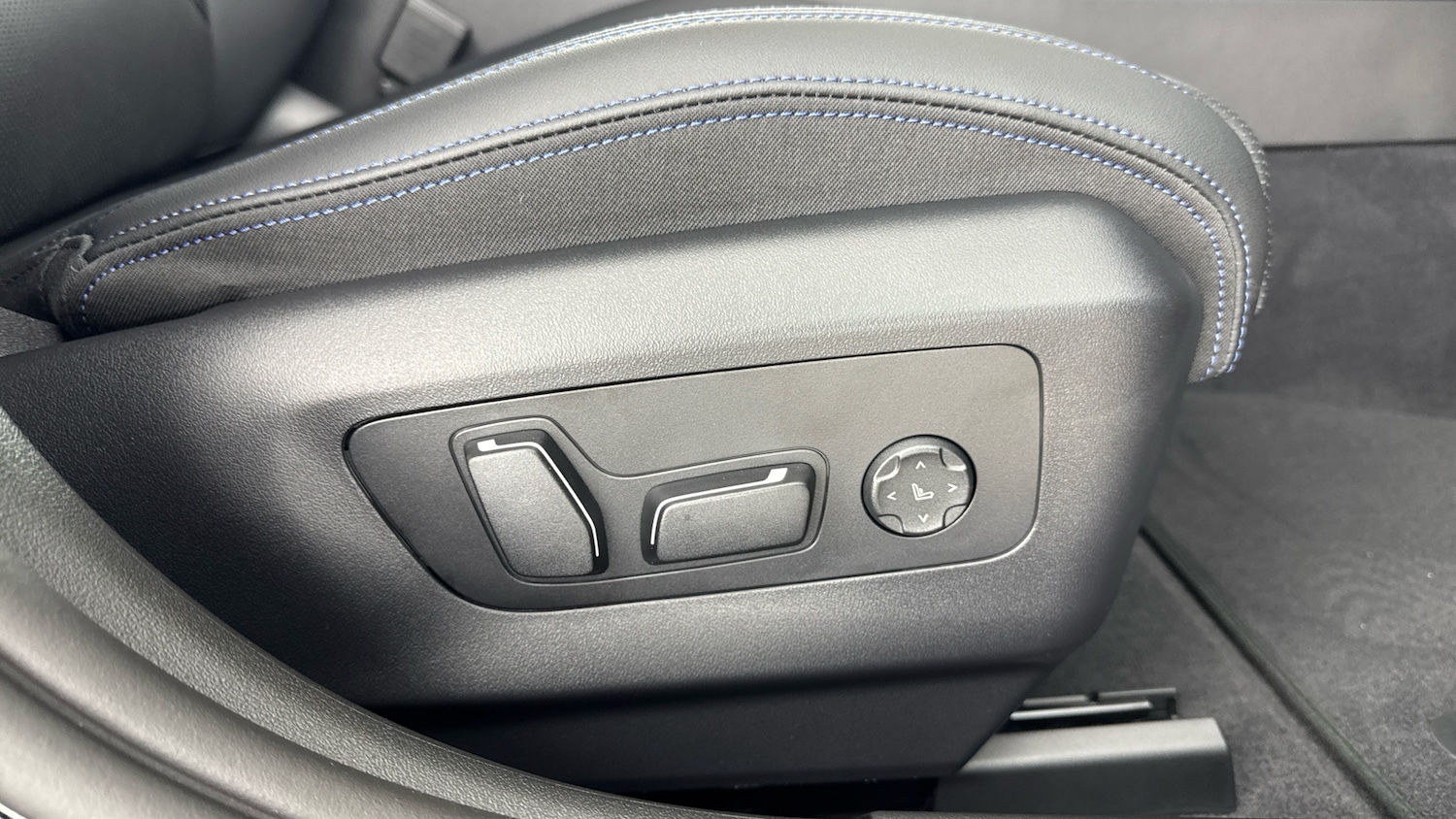 Used BMW 5 Series 2025 for sale - 77528056: Photo 19