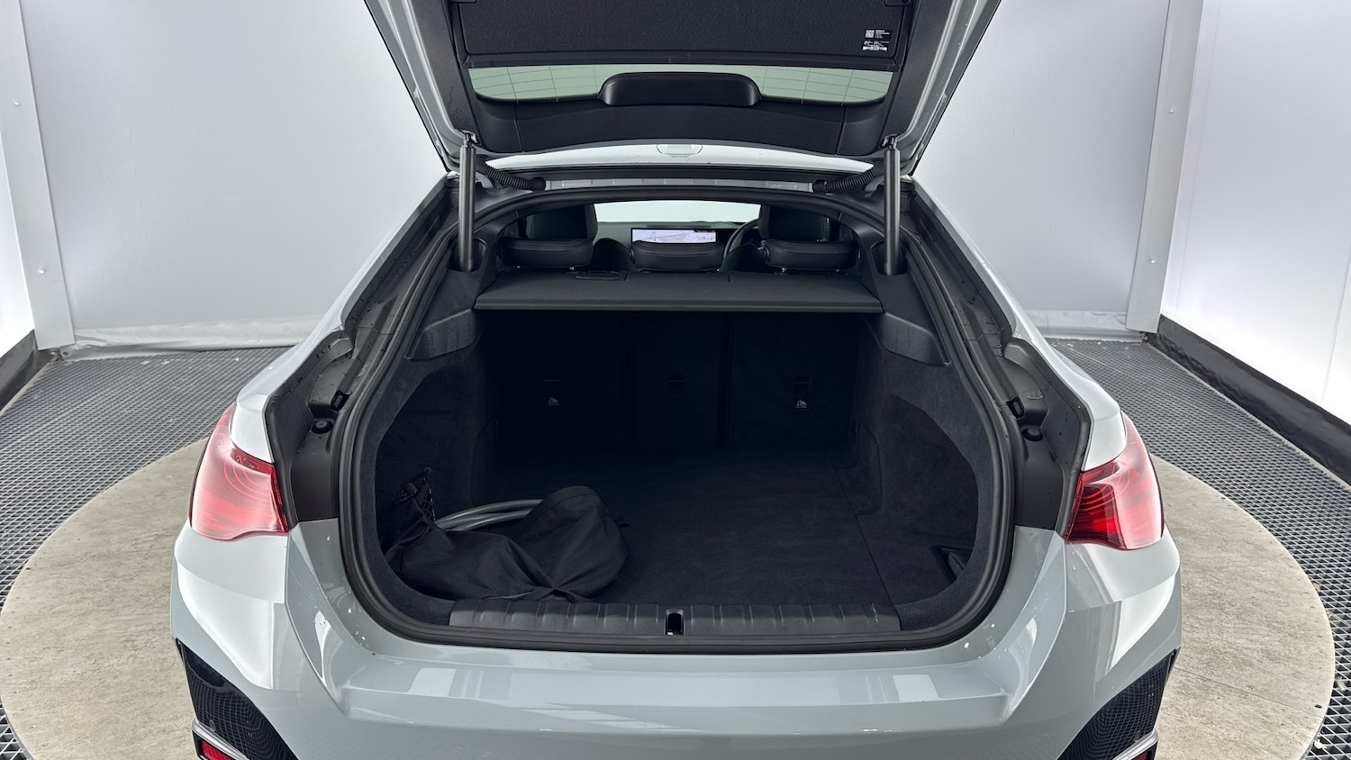 Used BMW i4 2024 for sale - 77046131: Photo 13