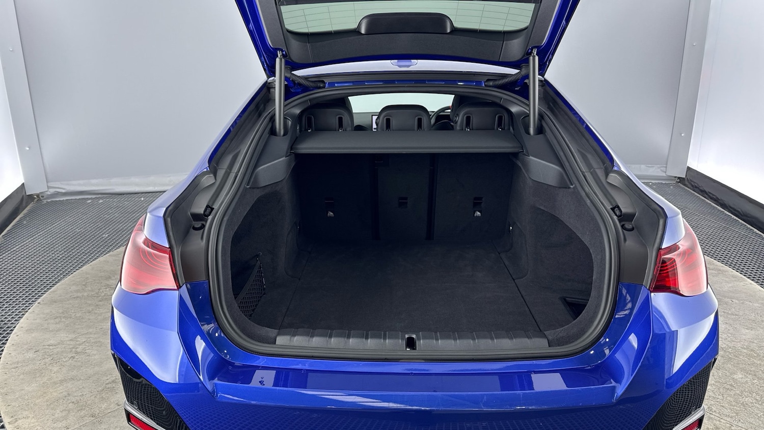 Used BMW i4 2024 for sale - 77033352: Photo 13