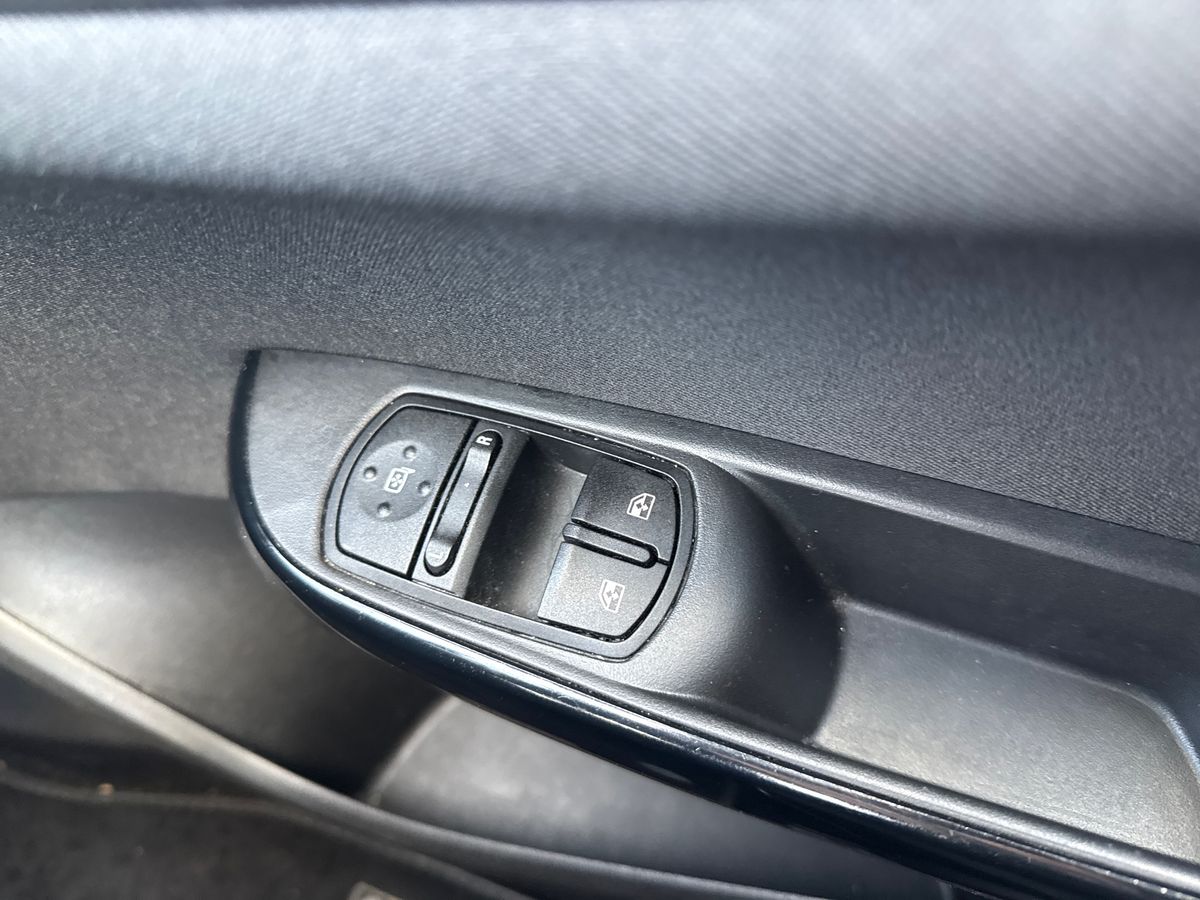 Used Vauxhall Corsa 2018 for sale - 77002375: Photo 20