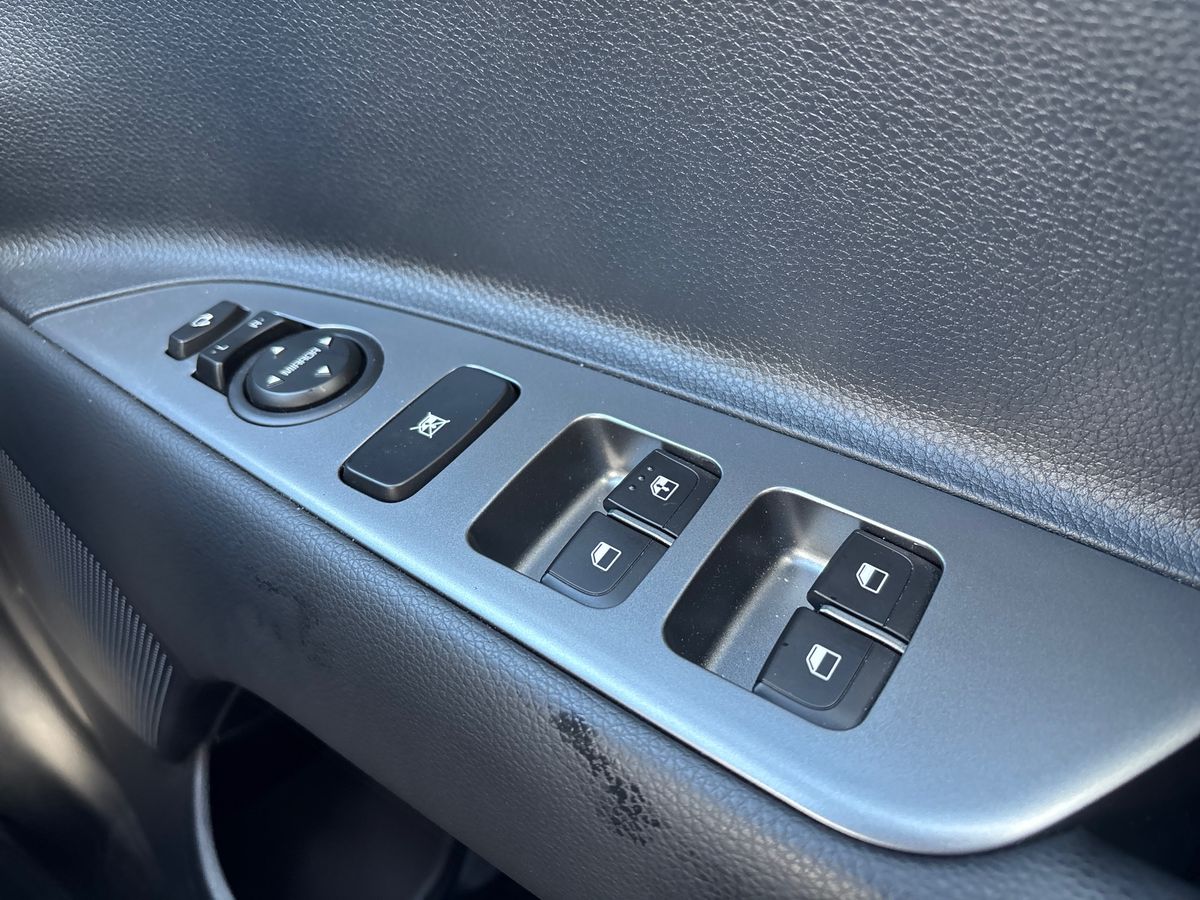 Used Kia Stonic 2024 for sale - 77698282: Photo 20