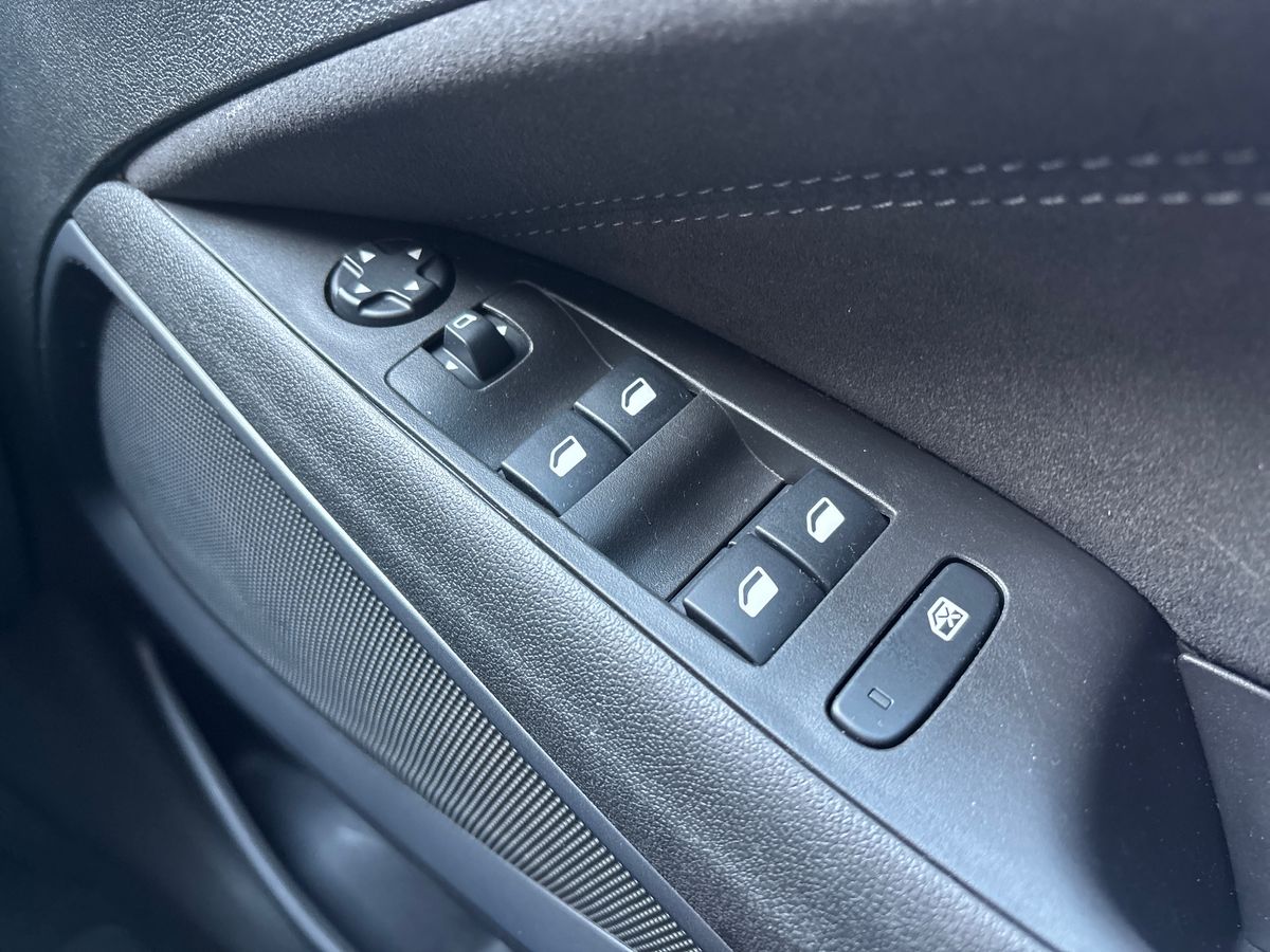 Used Vauxhall Crossland 2023 for sale - 77975503: Photo 20