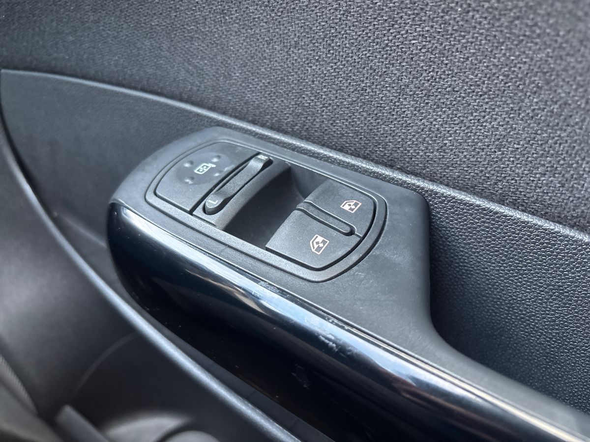 Used Vauxhall Corsa 2013 for sale - 77235561: Photo 20