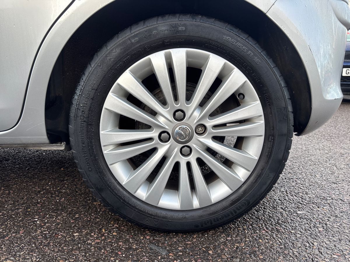 Used Vauxhall Corsa 2013 for sale - 77235561: Photo 9