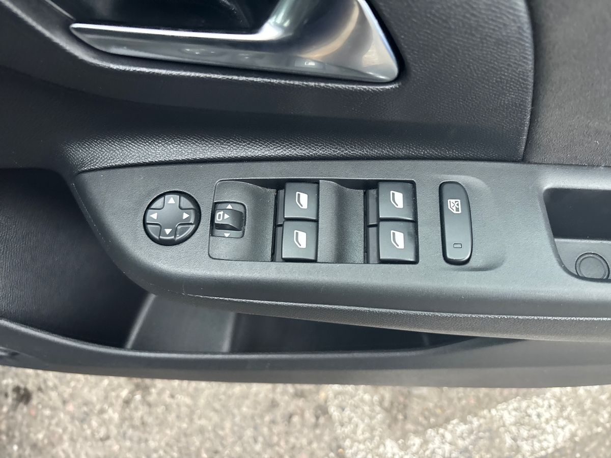 Used Vauxhall Corsa 2023 for sale - 77043023: Photo 20