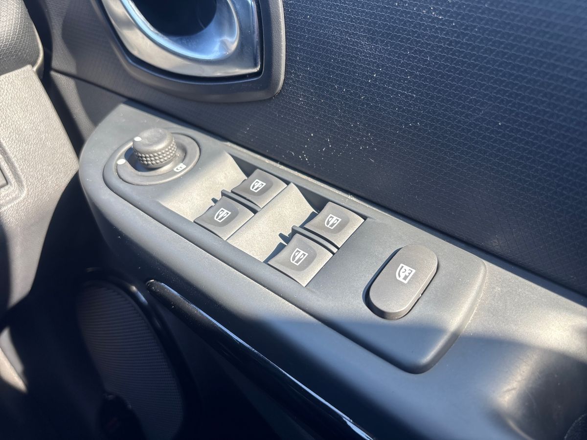 Used Renault Clio 2016 for sale - 77959972: Photo 20