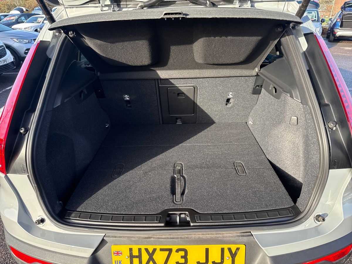 Used Volvo XC40 2023 for sale - 77380882: Photo 12