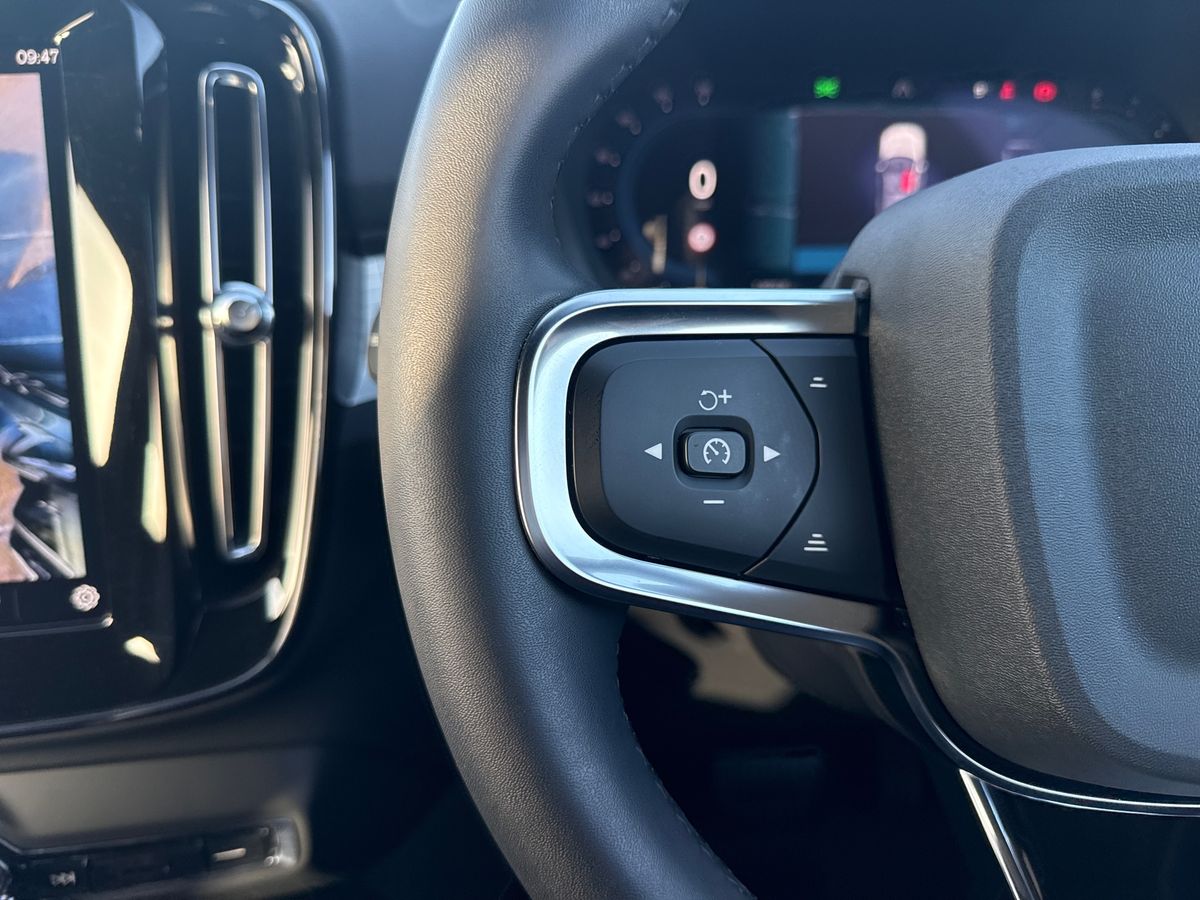 Used Volvo XC40 2023 for sale - 77380882: Photo 16