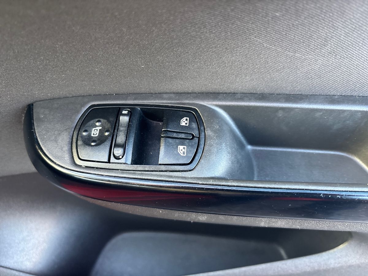 Used Vauxhall Corsa 2015 for sale - 77012970: Photo 20