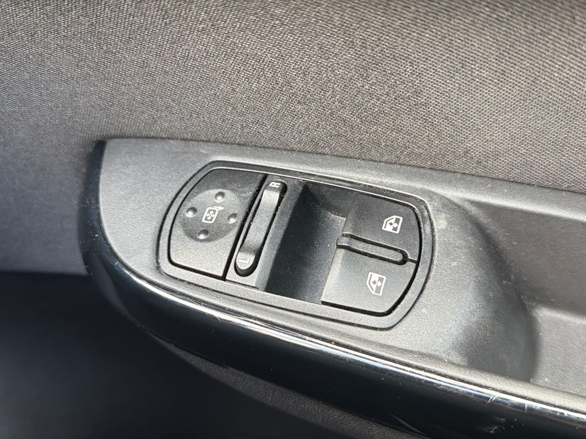 Used Vauxhall Corsa 2017 for sale - 78059729: Photo 20