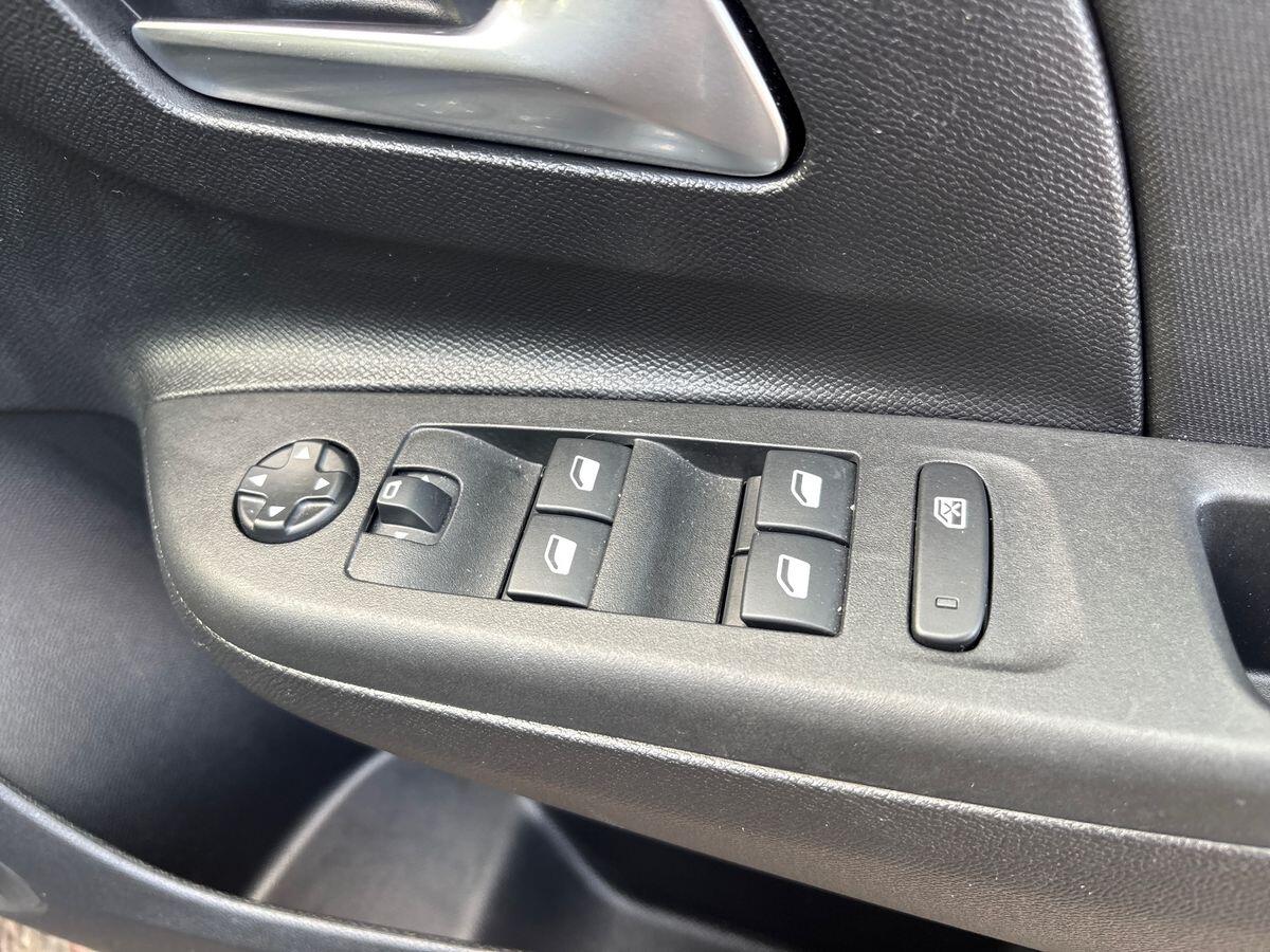 Used Vauxhall Corsa 2022 for sale - 76716913: Photo 20