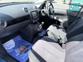 Used Mazda Mazda2 2013 for sale - 79491737: Photo