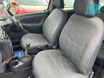 Used Toyota Yaris 2003 for sale - 79748289: Photo