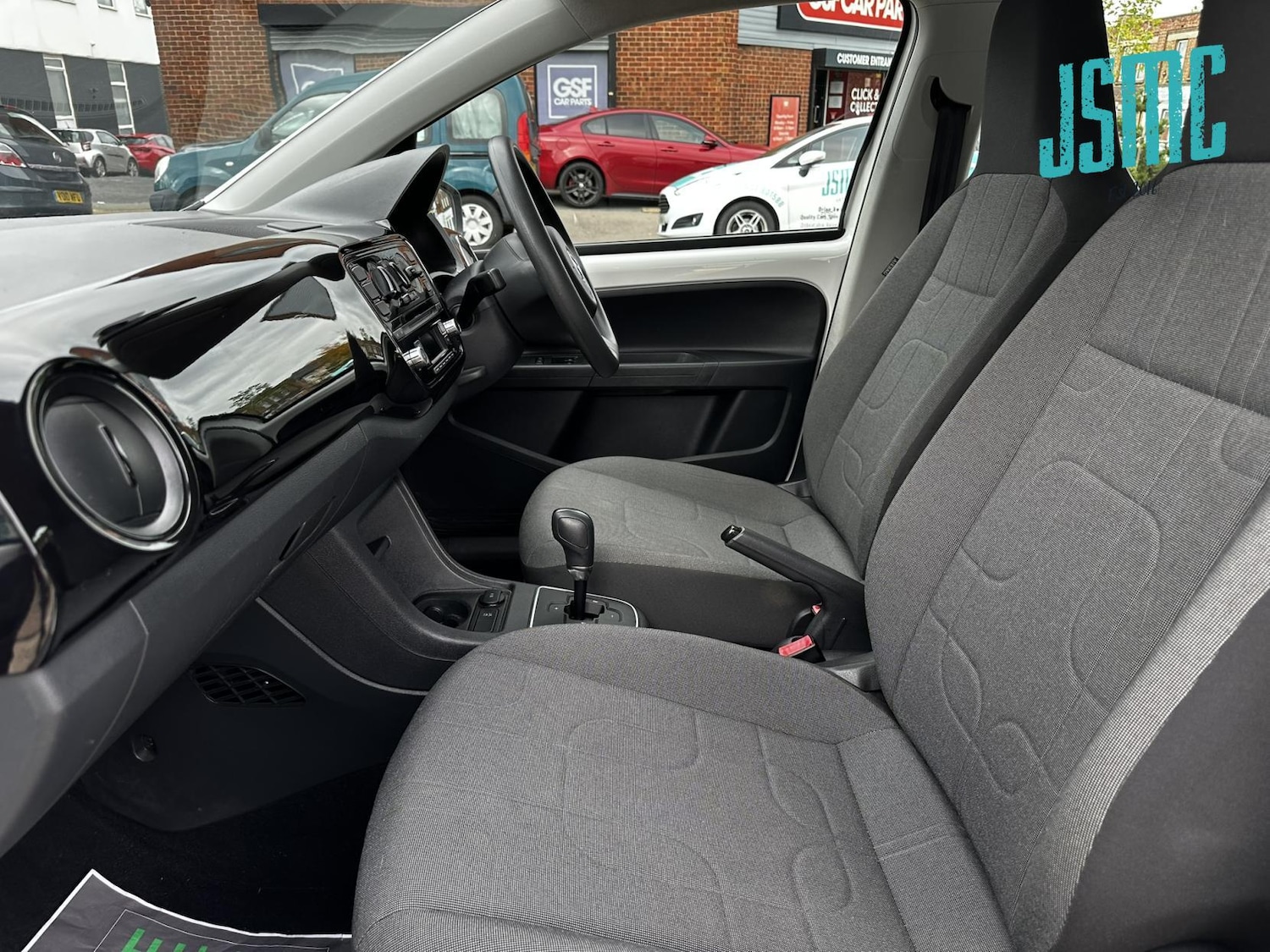 Used Volkswagen up! 2015 for sale - 76352664: Photo 8