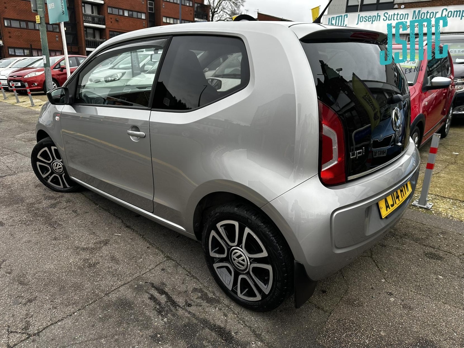 Used Volkswagen up! 2014 for sale - 77644128: Photo 3