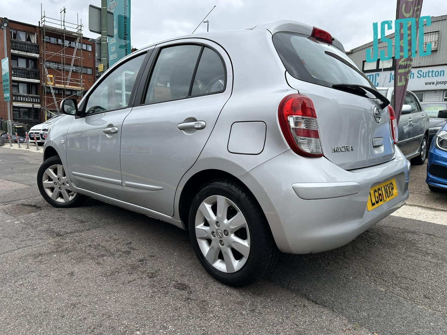 Vehicle 28