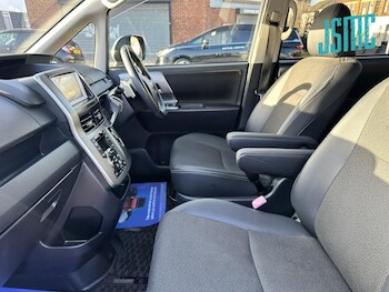 Used Toyota Voxy 2013 for sale - 78417571: Photo