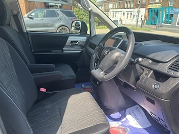 Used Toyota Voxy 2012 for sale - 79299542: Photo