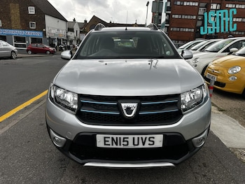 Used Dacia Sandero Stepway 2015 for sale - 76076498: Photo 4