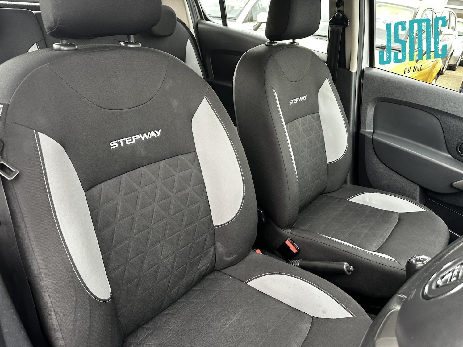 Used Dacia Sandero Stepway 2015 for sale - 76076498: Photo 7