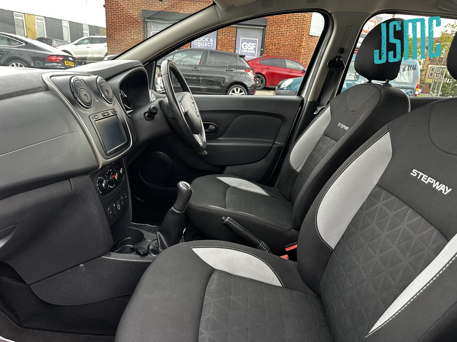 Used Dacia Sandero Stepway 2015 for sale - 76076498: Photo 8