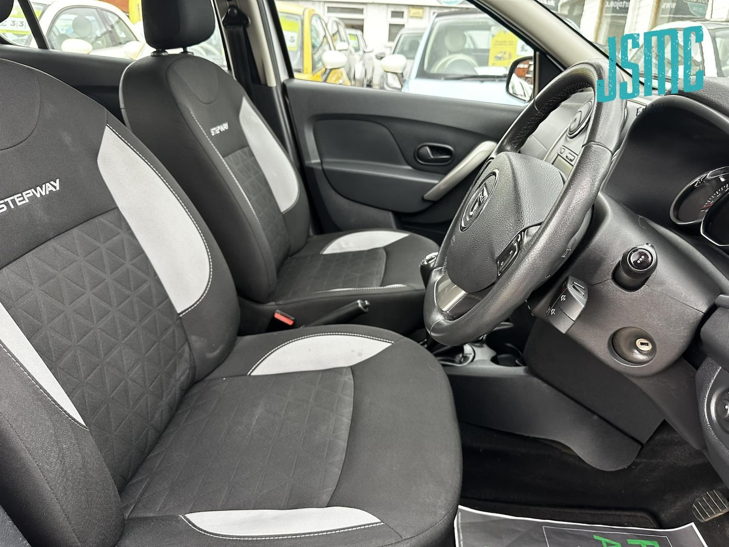 Used Dacia Sandero Stepway 2015 for sale - 76076498: Photo 9