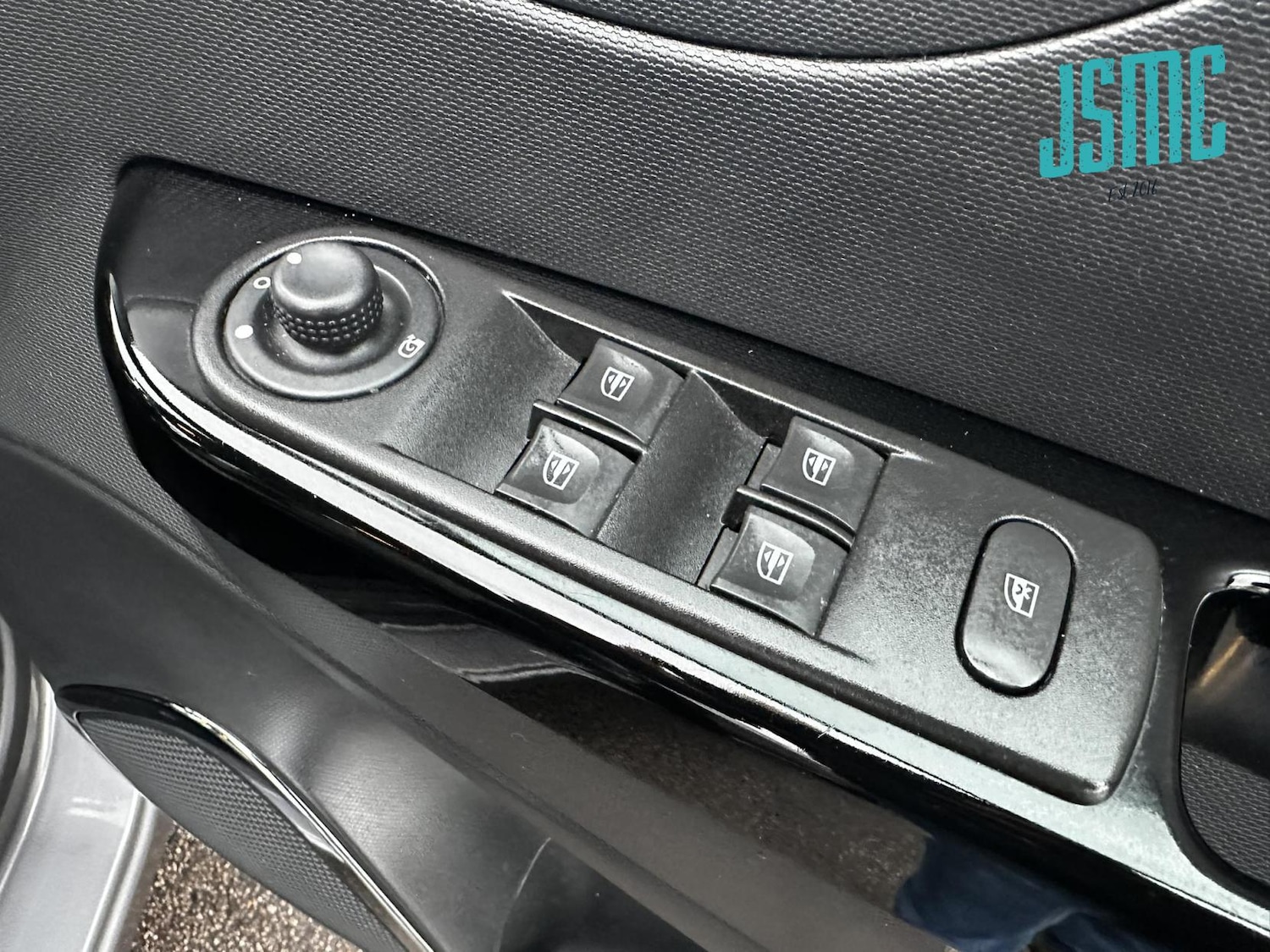 Used Renault Captur 2013 for sale - 77228511: Photo 21