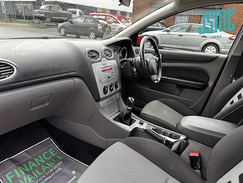 Used Ford Focus 2009 for sale - 76405113: Photo