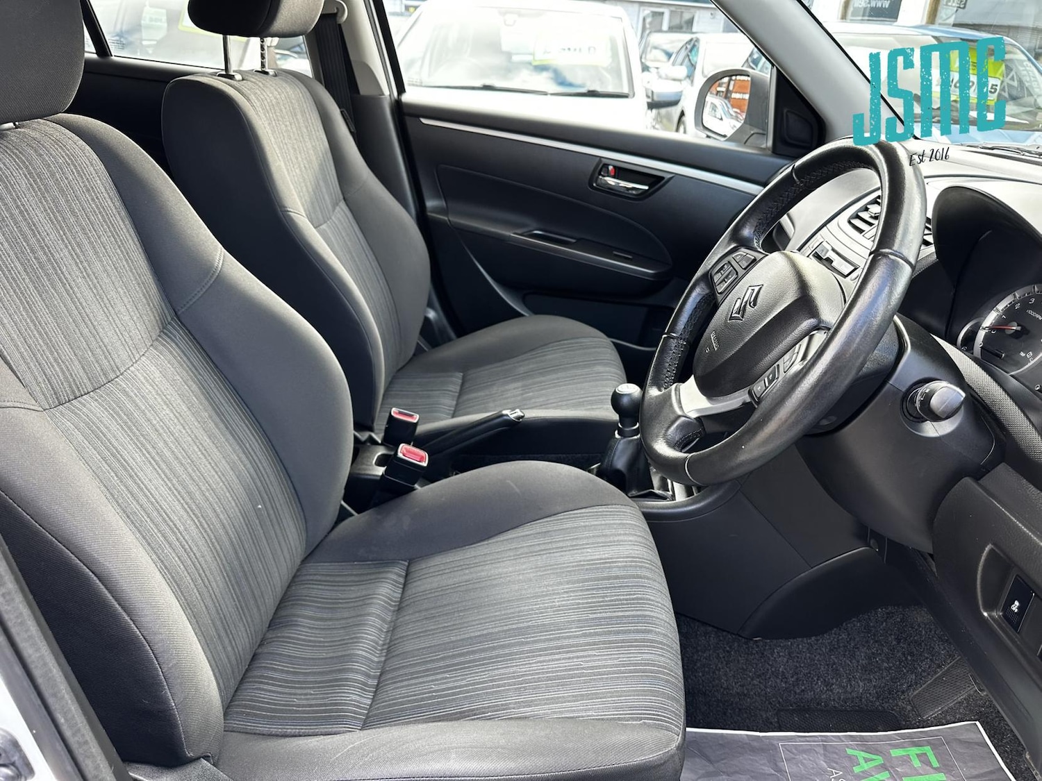 Used Suzuki Swift 2015 for sale - 77556951: Photo 4