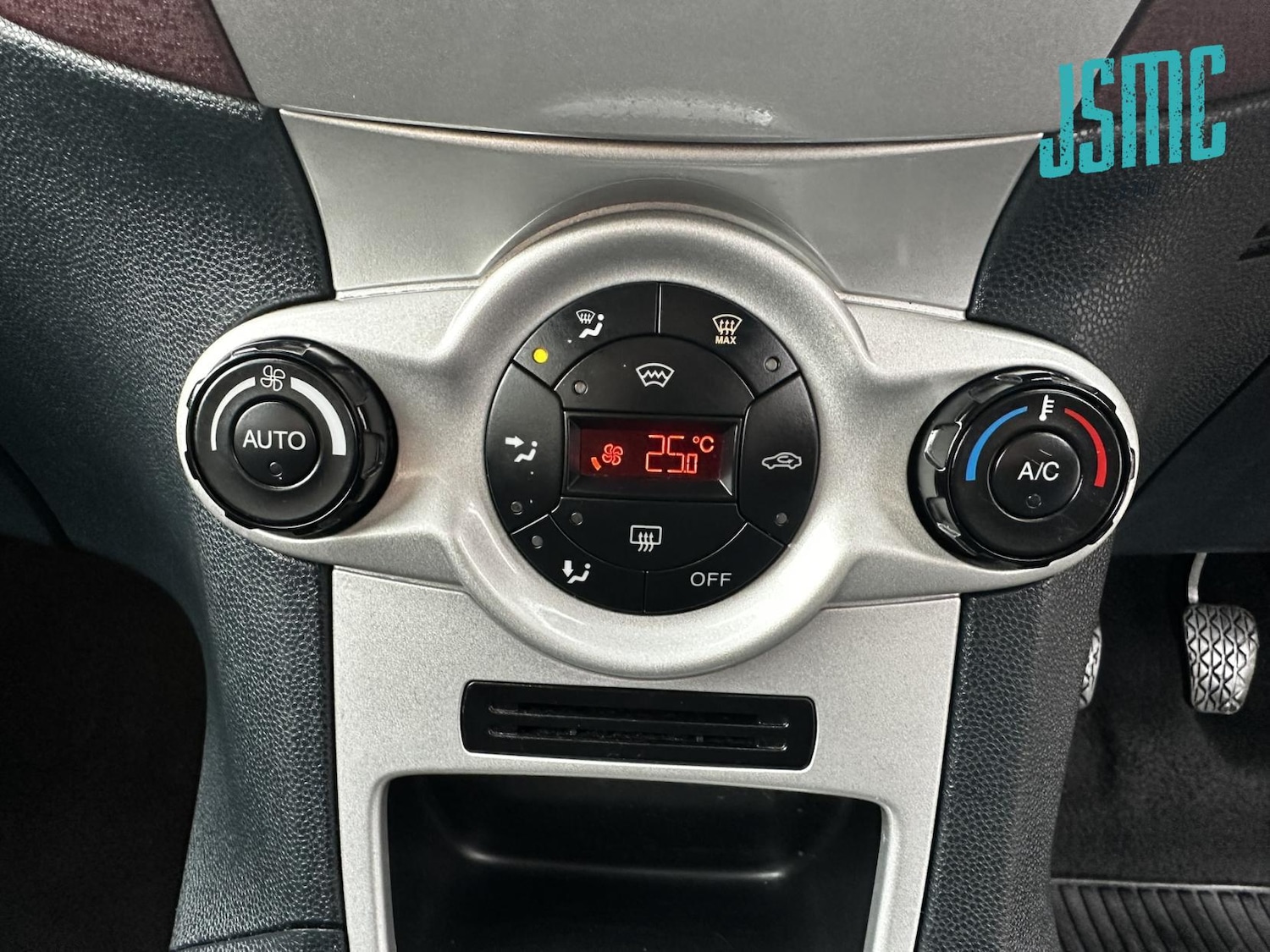 Used Ford Fiesta 2010 for sale - 76922270: Photo 19