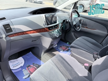 Used Toyota Estima 2010 for sale - 79560016: Photo