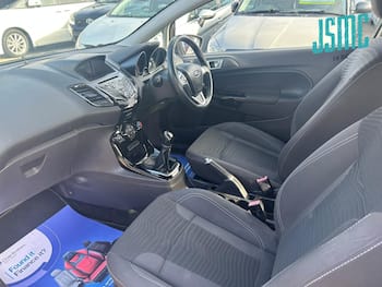 Used Ford Fiesta 2017 for sale - 79560013: Photo